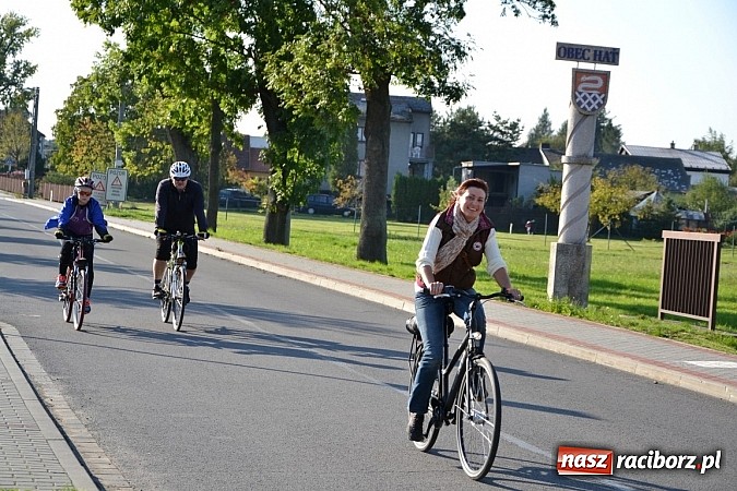 Zdjęcie w galerii na portalu naszraciborz.pl: Ponad dwustu cyklistów wzięło udział w rajdzie na pograniczu wiadomości z regionu