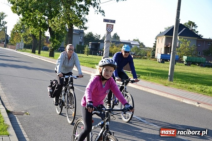 Zdjęcie w galerii na portalu naszraciborz.pl: Ponad dwustu cyklistów wzięło udział w rajdzie na pograniczu wiadomości z regionu