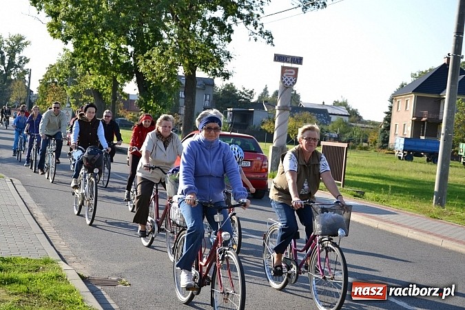 Zdjęcie w galerii na portalu naszraciborz.pl: Ponad dwustu cyklistów wzięło udział w rajdzie na pograniczu wiadomości z regionu