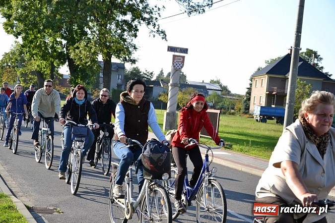 Zdjęcie w galerii na portalu naszraciborz.pl: Ponad dwustu cyklistów wzięło udział w rajdzie na pograniczu wiadomości z regionu