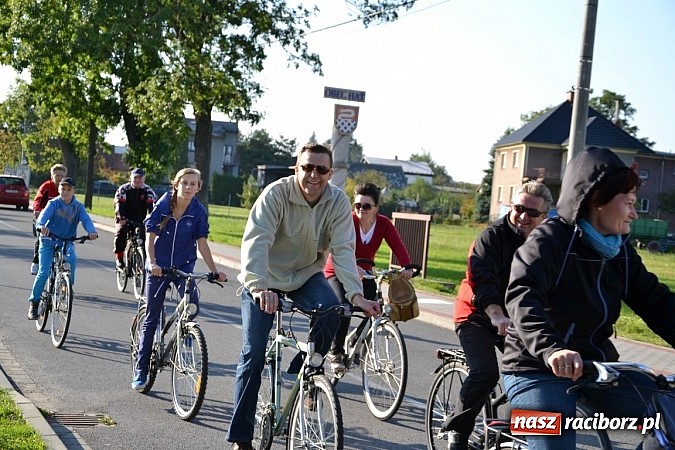 Zdjęcie w galerii na portalu naszraciborz.pl: Ponad dwustu cyklistów wzięło udział w rajdzie na pograniczu wiadomości z regionu