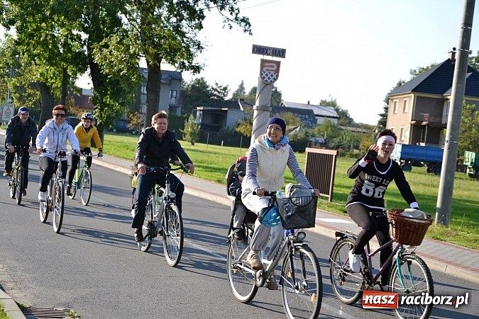 Zdjęcie w galerii na portalu naszraciborz.pl: Ponad dwustu cyklistów wzięło udział w rajdzie na pograniczu wiadomości z regionu