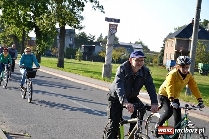 Zdjęcie w galerii na portalu naszraciborz.pl: Ponad dwustu cyklistów wzięło udział w rajdzie na pograniczu wiadomości z regionu