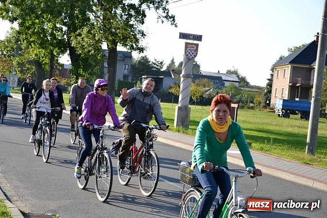 Zdjęcie w galerii na portalu naszraciborz.pl: Ponad dwustu cyklistów wzięło udział w rajdzie na pograniczu wiadomości z regionu