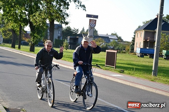 Zdjęcie w galerii na portalu naszraciborz.pl: Ponad dwustu cyklistów wzięło udział w rajdzie na pograniczu wiadomości z regionu