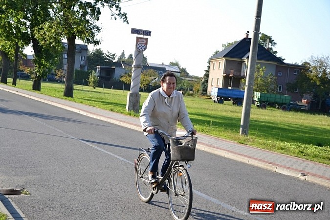 Zdjęcie w galerii na portalu naszraciborz.pl: Ponad dwustu cyklistów wzięło udział w rajdzie na pograniczu wiadomości z regionu