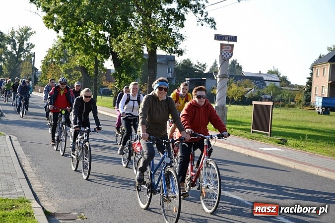 Zdjęcie w galerii na portalu naszraciborz.pl: Ponad dwustu cyklistów wzięło udział w rajdzie na pograniczu wiadomości z regionu