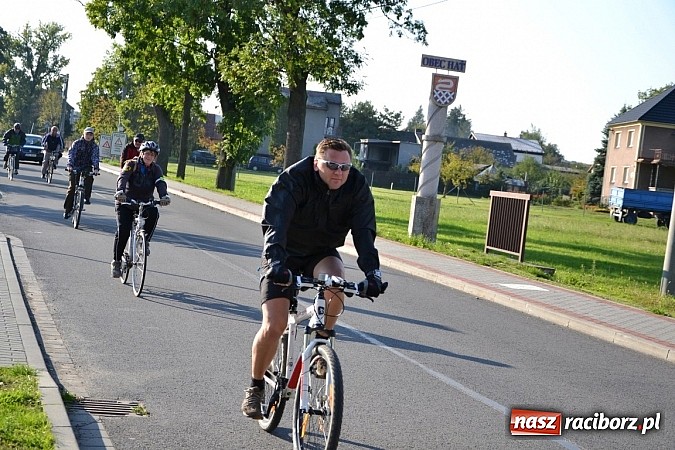 Zdjęcie w galerii na portalu naszraciborz.pl: Ponad dwustu cyklistów wzięło udział w rajdzie na pograniczu wiadomości z regionu