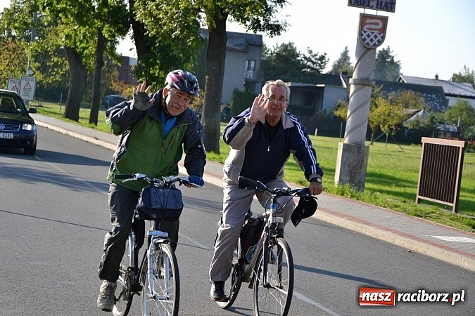 Zdjęcie w galerii na portalu naszraciborz.pl: Ponad dwustu cyklistów wzięło udział w rajdzie na pograniczu wiadomości z regionu
