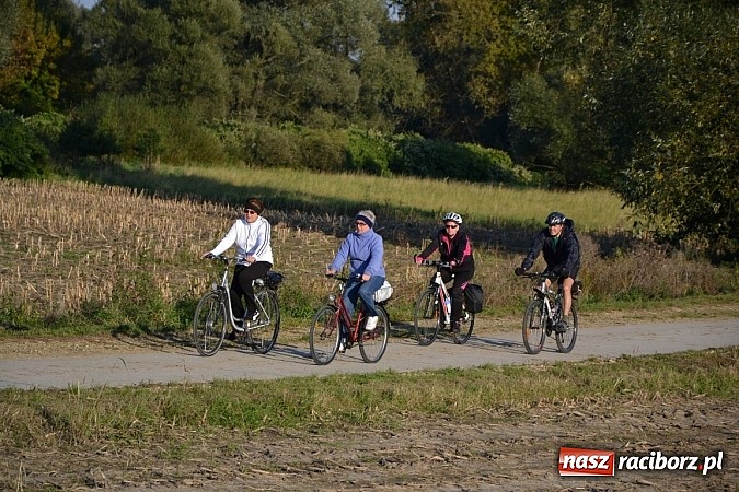 Zdjęcie w galerii na portalu naszraciborz.pl: Ponad dwustu cyklistów wzięło udział w rajdzie na pograniczu wiadomości z regionu