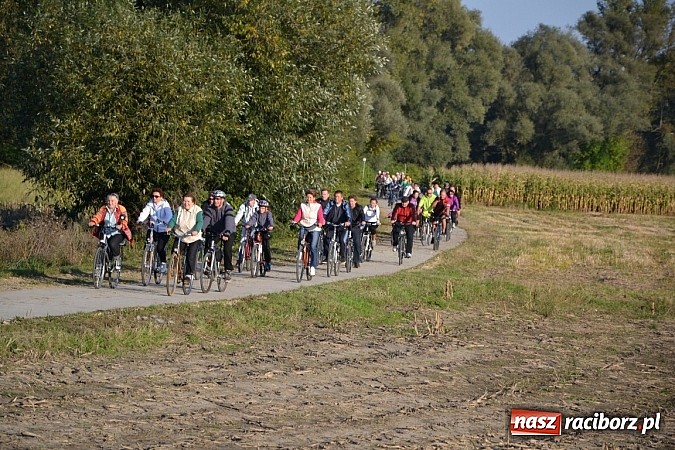 Zdjęcie w galerii na portalu naszraciborz.pl: Ponad dwustu cyklistów wzięło udział w rajdzie na pograniczu wiadomości z regionu