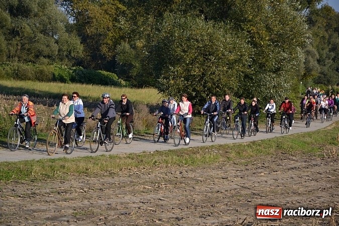 Zdjęcie w galerii na portalu naszraciborz.pl: Ponad dwustu cyklistów wzięło udział w rajdzie na pograniczu wiadomości z regionu