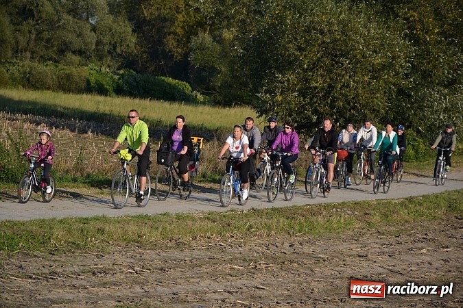 Zdjęcie w galerii na portalu naszraciborz.pl: Ponad dwustu cyklistów wzięło udział w rajdzie na pograniczu wiadomości z regionu