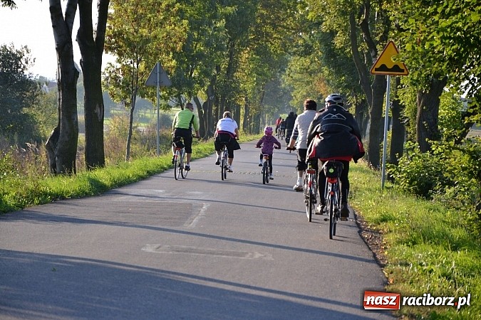 Zdjęcie w galerii na portalu naszraciborz.pl: Ponad dwustu cyklistów wzięło udział w rajdzie na pograniczu wiadomości z regionu