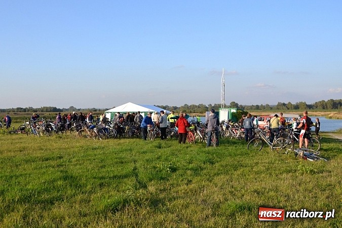 Zdjęcie w galerii na portalu naszraciborz.pl: Ponad dwustu cyklistów wzięło udział w rajdzie na pograniczu wiadomości z regionu
