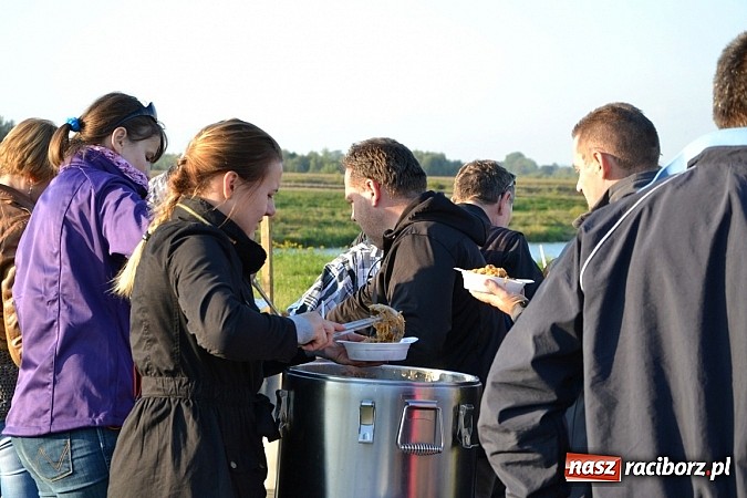 Zdjęcie w galerii na portalu naszraciborz.pl: Ponad dwustu cyklistów wzięło udział w rajdzie na pograniczu wiadomości z regionu