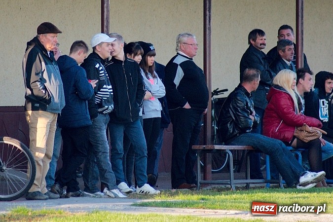 Zdjęcie w galerii na portalu naszraciborz.pl: Dreszczowiec w Bieńkowicach. Rezerwy Rogowa pokonane wiadomości z regionu