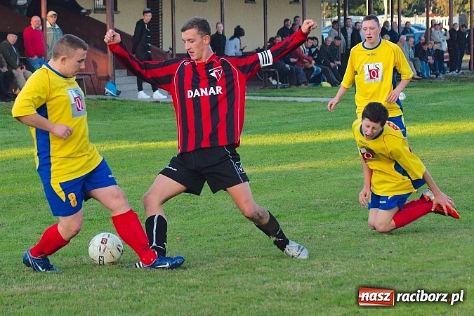 Zdjęcie w galerii na portalu naszraciborz.pl: Dreszczowiec w Bieńkowicach. Rezerwy Rogowa pokonane wiadomości z regionu