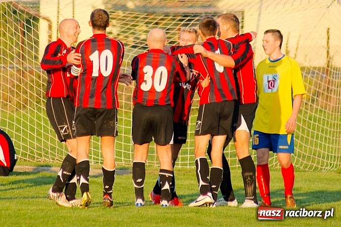 Zdjęcie w galerii na portalu naszraciborz.pl: Dreszczowiec w Bieńkowicach. Rezerwy Rogowa pokonane wiadomości z regionu