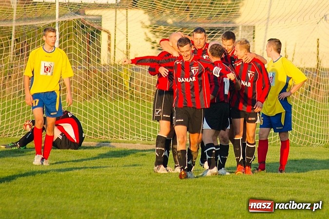 Zdjęcie w galerii na portalu naszraciborz.pl: Dreszczowiec w Bieńkowicach. Rezerwy Rogowa pokonane wiadomości z regionu