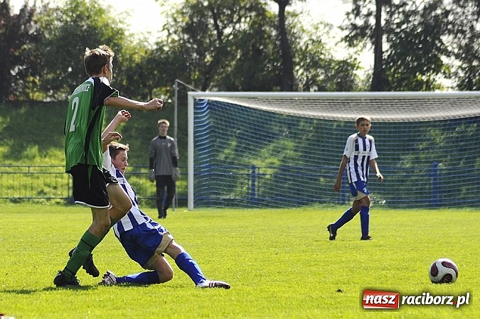 Zdjęcie w galerii na portalu naszraciborz.pl: Unia rozbiła zdziesiątkowane Bieńkowice wiadomości z regionu