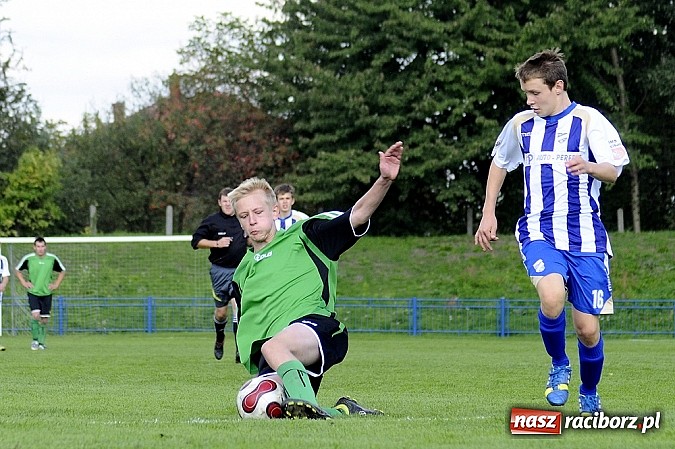 Zdjęcie w galerii na portalu naszraciborz.pl: Unia rozbiła zdziesiątkowane Bieńkowice wiadomości z regionu