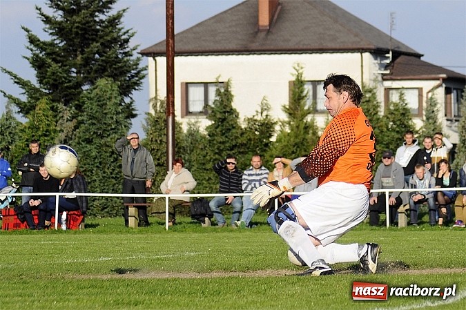 Zdjęcie w galerii na portalu naszraciborz.pl: Pietrowice - Pawłów: Niewykorzystane sytuacje się mszczą wiadomości z regionu