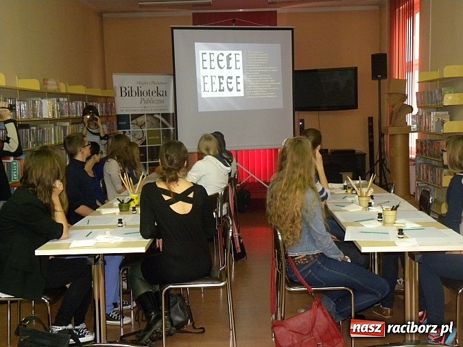 Zdjęcie w galerii na portalu naszraciborz.pl: Sztuka pięknego pisania powraca wiadomości z regionu