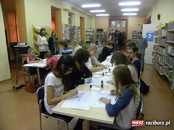 Zdjęcie w galerii na portalu naszraciborz.pl: Sztuka pięknego pisania powraca wiadomości z regionu