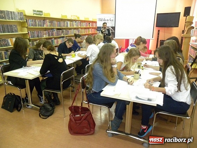 Zdjęcie w galerii na portalu naszraciborz.pl: Sztuka pięknego pisania powraca wiadomości z regionu