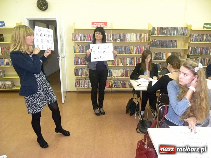 Zdjęcie w galerii na portalu naszraciborz.pl: Sztuka pięknego pisania powraca wiadomości z regionu