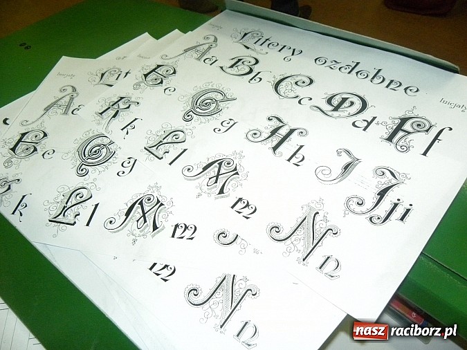 Zdjęcie w galerii na portalu naszraciborz.pl: Sztuka pięknego pisania powraca wiadomości z regionu