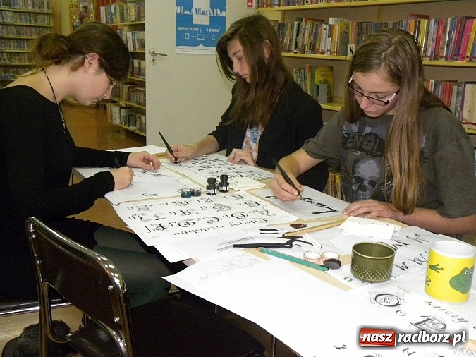 Zdjęcie w galerii na portalu naszraciborz.pl: Sztuka pięknego pisania powraca wiadomości z regionu