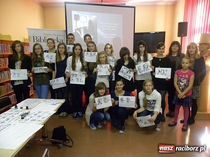 Zdjęcie w galerii na portalu naszraciborz.pl: Sztuka pięknego pisania powraca wiadomości z regionu