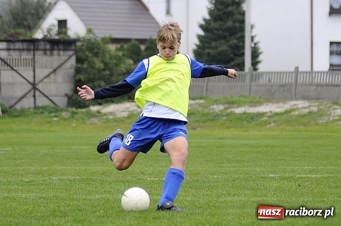 Zdjęcie w galerii na portalu naszraciborz.pl: Pewna wygrana trampkarzy Unii  wiadomości z regionu