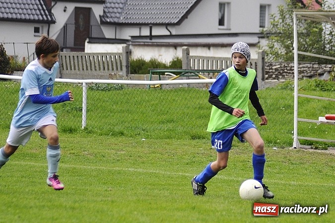 Zdjęcie w galerii na portalu naszraciborz.pl: Pewna wygrana trampkarzy Unii  wiadomości z regionu