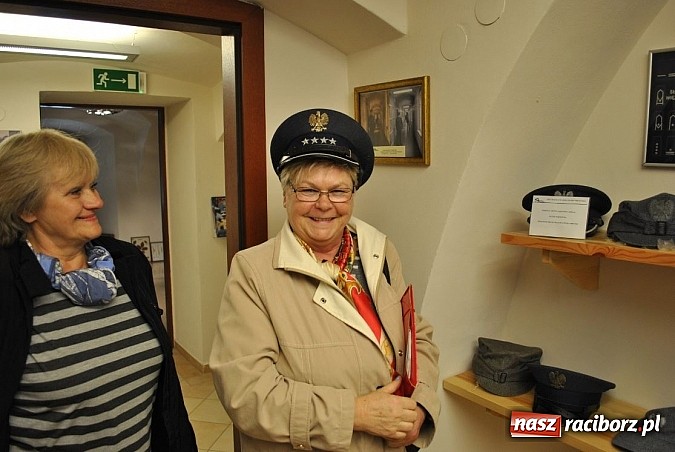 Zdjęcie w galerii na portalu naszraciborz.pl:  Członkowie grupy wsparcia Nadzieja zwiedzili zamek wiadomości z regionu