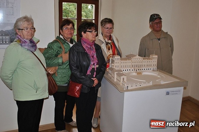 Zdjęcie w galerii na portalu naszraciborz.pl:  Członkowie grupy wsparcia Nadzieja zwiedzili zamek wiadomości z regionu