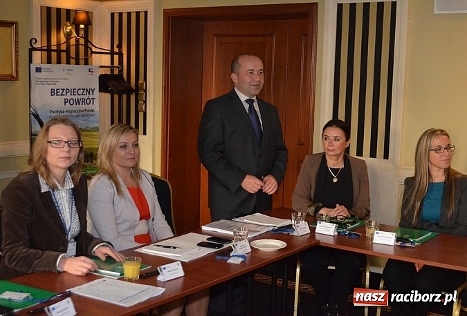 Zdjęcie w galerii na portalu naszraciborz.pl: Bezpieczny powrót wiadomości z regionu