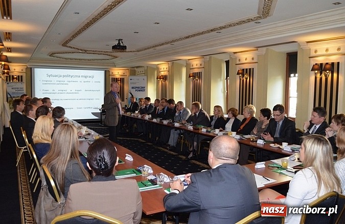 Zdjęcie w galerii na portalu naszraciborz.pl: Bezpieczny powrót wiadomości z regionu