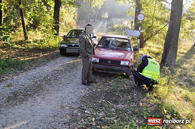Zdjęcie w galerii na portalu naszraciborz.pl: Zderzenie vectry z volkswagenem polo na DW 922 wiadomości z regionu