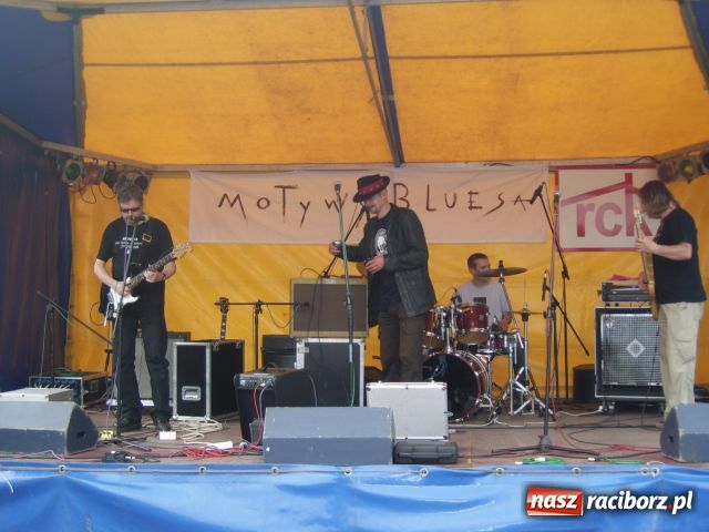 Zdjęcie w galerii na portalu naszraciborz.pl: Bluesowo na rynku wiadomości z regionu