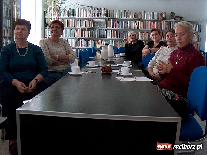 Zdjęcie w galerii na portalu naszraciborz.pl: Seniorzy potrafią latać a nawet … didżejować! wiadomości z regionu