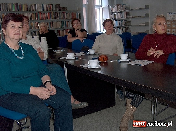 Zdjęcie w galerii na portalu naszraciborz.pl: Seniorzy potrafią latać a nawet … didżejować! wiadomości z regionu