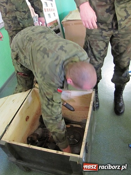 Zdjęcie w galerii na portalu naszraciborz.pl: Akcja Młody Saper: w Brzeźnicy rozbrajali niewybuchy wiadomości z regionu