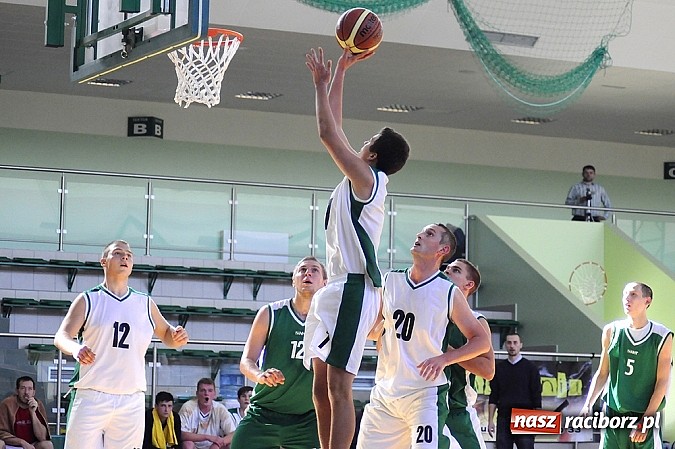 Zdjęcie w galerii na portalu naszraciborz.pl: III liga koszykówki: RKK poległo z Politechniką Śląską na inauguracji rozgrywek wiadomości z regionu