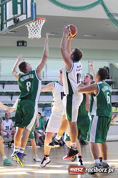 Zdjęcie w galerii na portalu naszraciborz.pl: III liga koszykówki: RKK poległo z Politechniką Śląską na inauguracji rozgrywek wiadomości z regionu