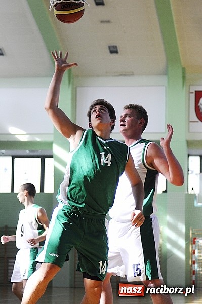 Zdjęcie w galerii na portalu naszraciborz.pl: III liga koszykówki: RKK poległo z Politechniką Śląską na inauguracji rozgrywek wiadomości z regionu