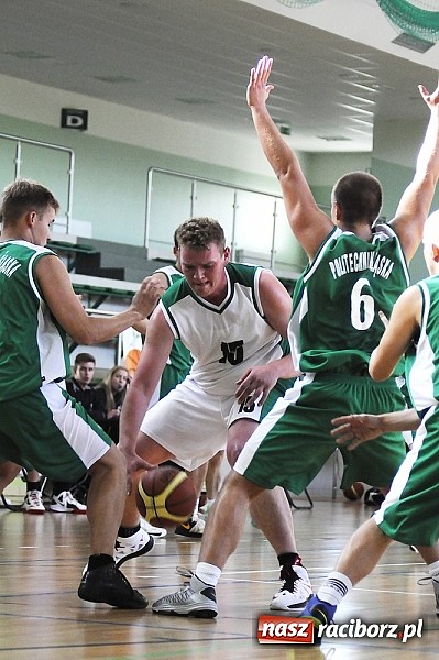 Zdjęcie w galerii na portalu naszraciborz.pl: III liga koszykówki: RKK poległo z Politechniką Śląską na inauguracji rozgrywek wiadomości z regionu