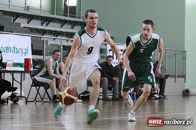 Zdjęcie w galerii na portalu naszraciborz.pl: III liga koszykówki: RKK poległo z Politechniką Śląską na inauguracji rozgrywek wiadomości z regionu